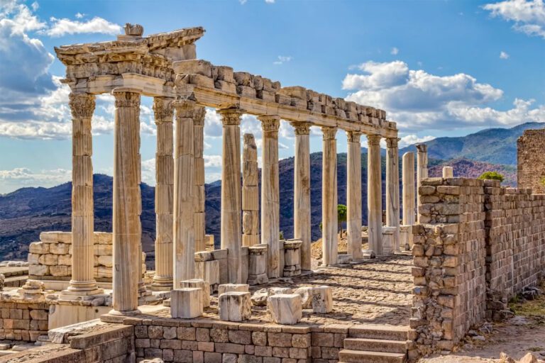 Read more about the article The Ancient City of Pergamon in Türkiye